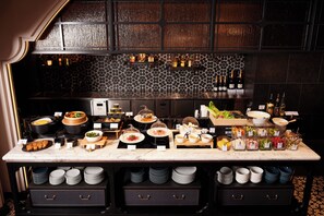 Desayuno buffet (JPY 4350 por persona) 