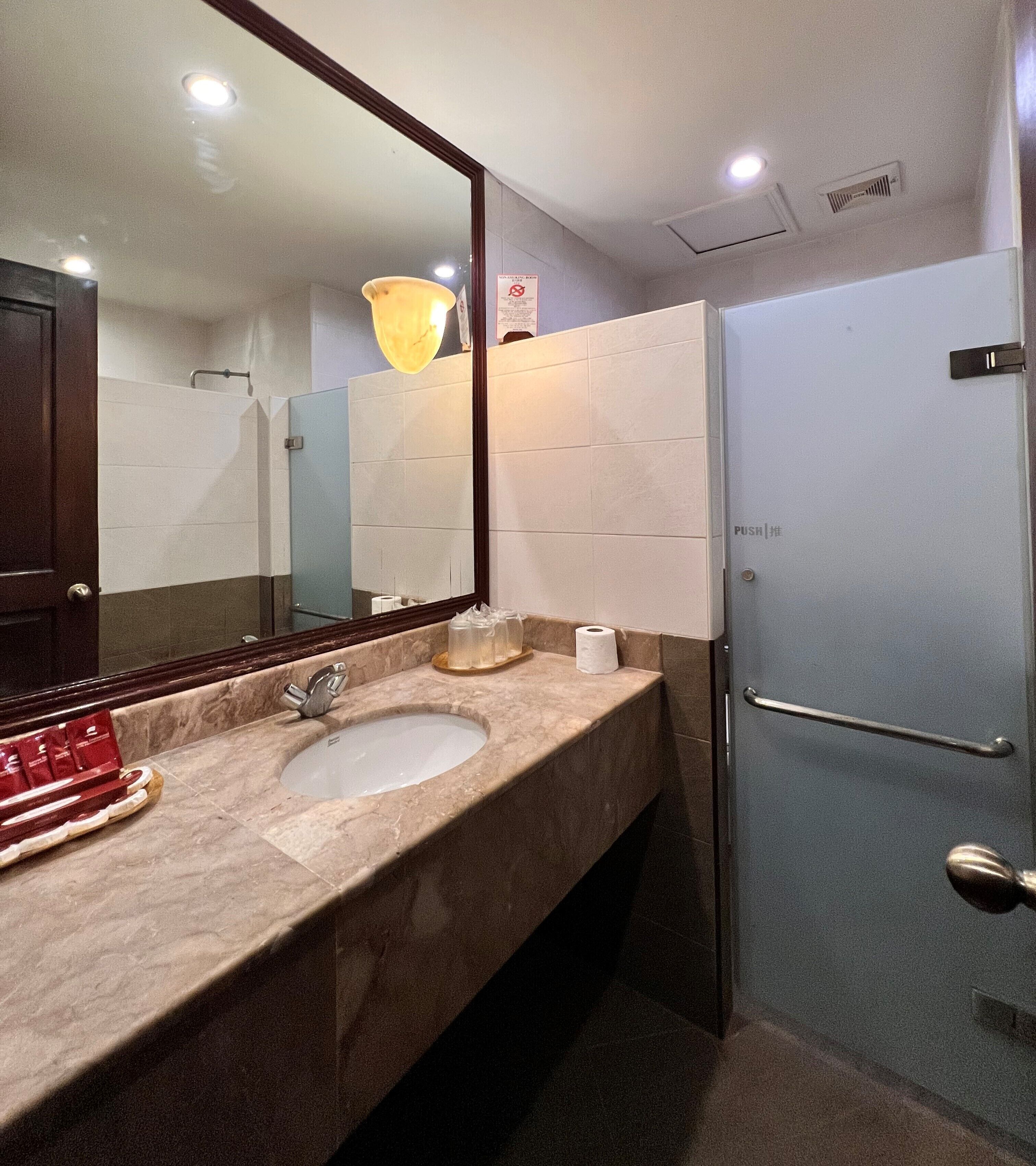 Foto - Sarrosa International Hotel and Residential Suites