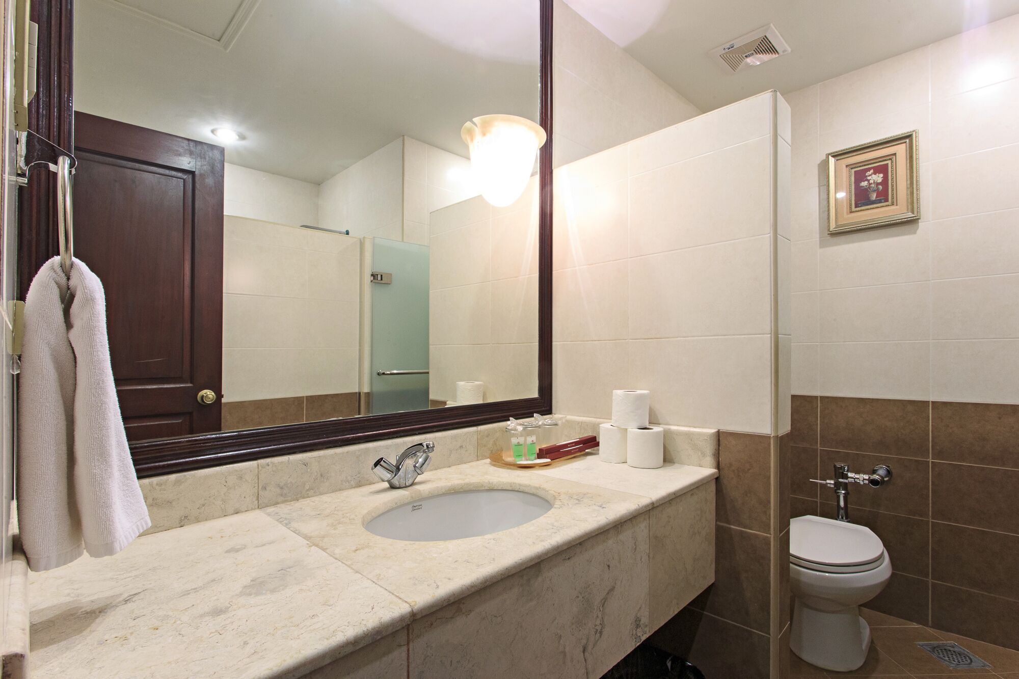 Foto - Sarrosa International Hotel and Residential Suites