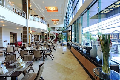 Sarrosa International Hotel and Residential Suites