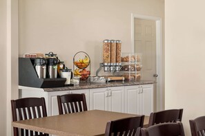 Free daily continental breakfast