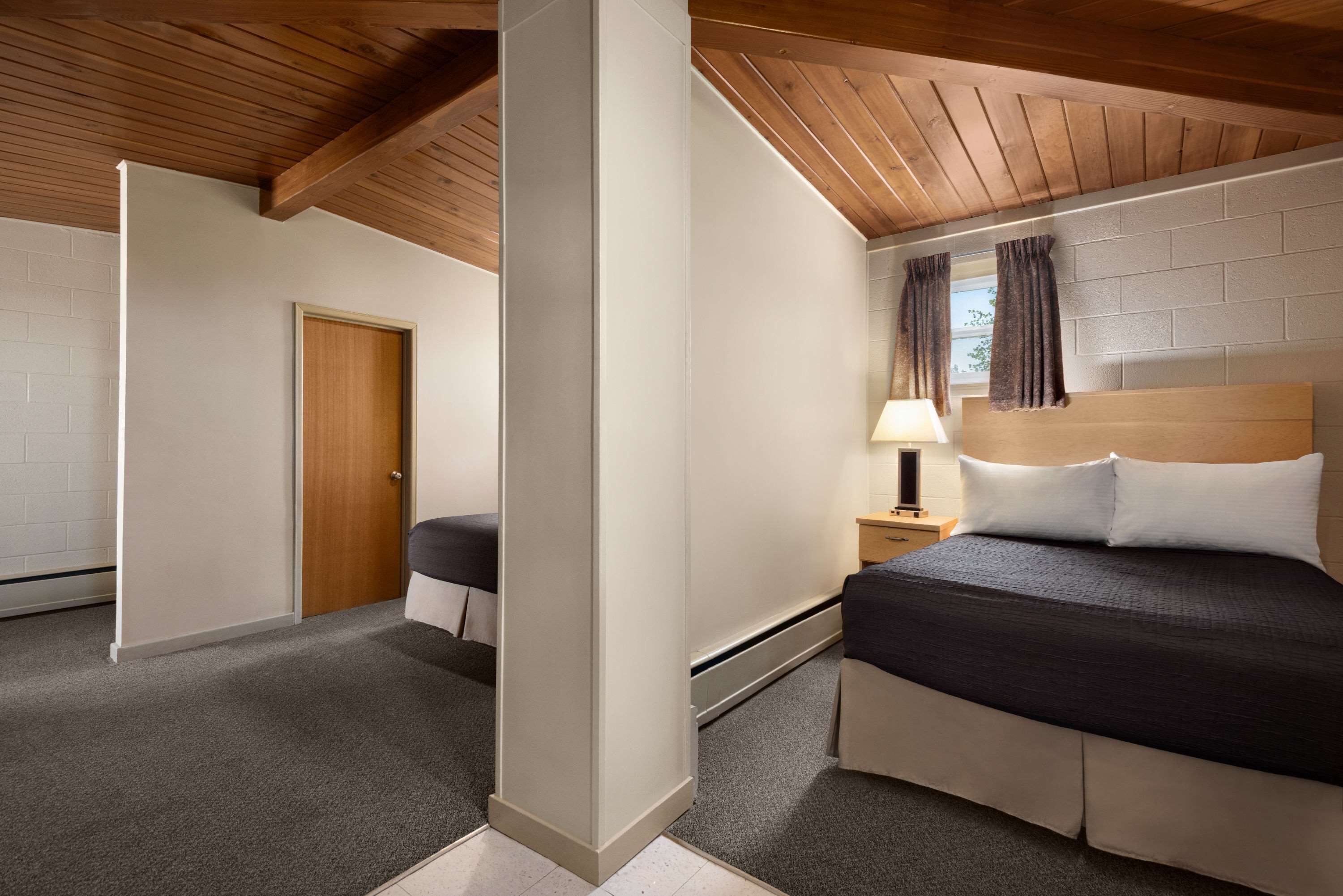 Free cribs/infant beds, free WiFi, alarm clocks