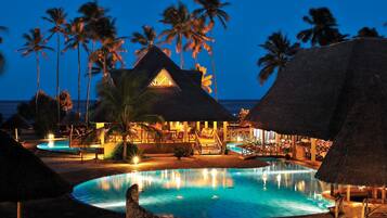 Bar en bord de piscine