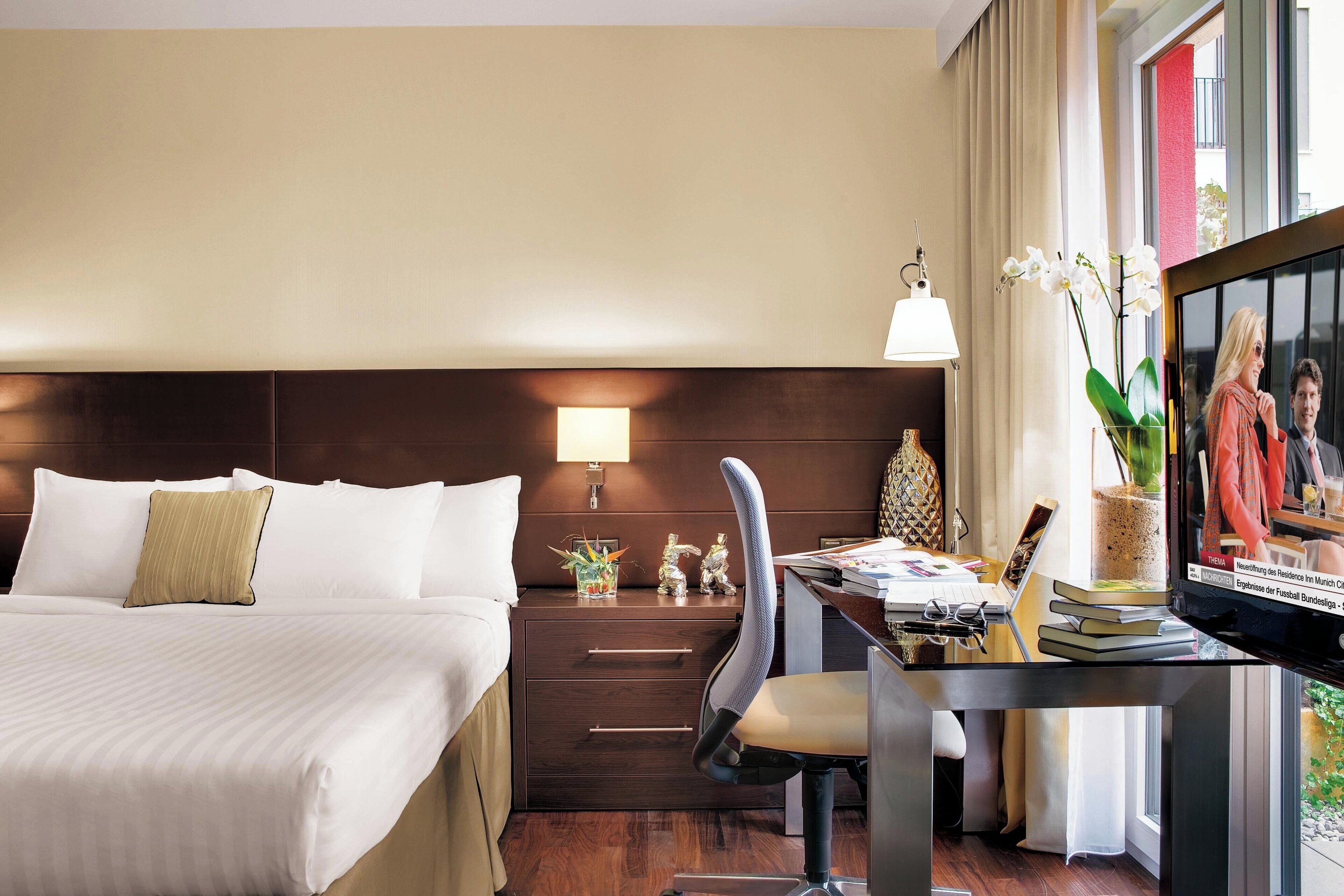 hypo-allergenic bedding, in-room safe, desk, blackout curtains