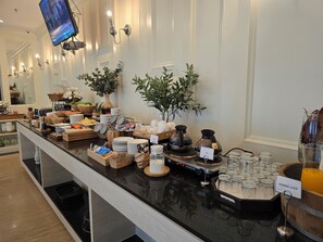 Daily buffet breakfast for a fee - The Bless Hotel and Residence (Bangkok)