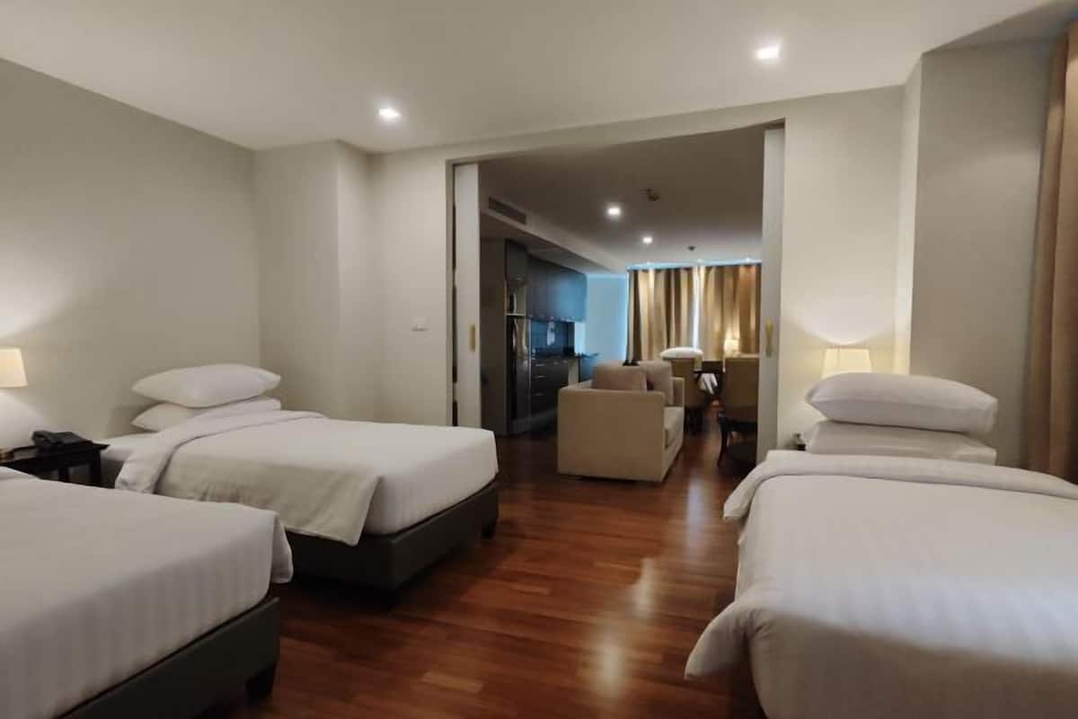1 bedroom, in-room safe, desk, laptop workspace