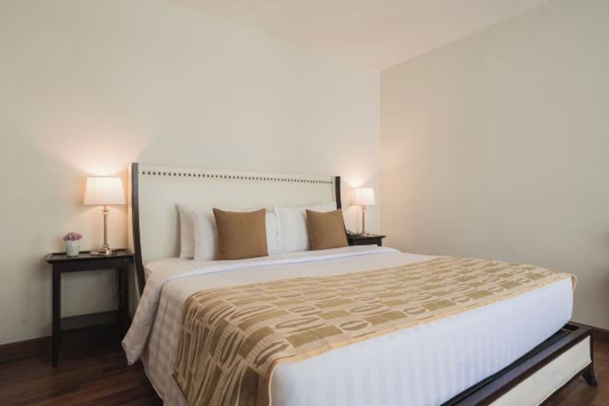 In-room safe, desk, laptop workspace, blackout drapes
