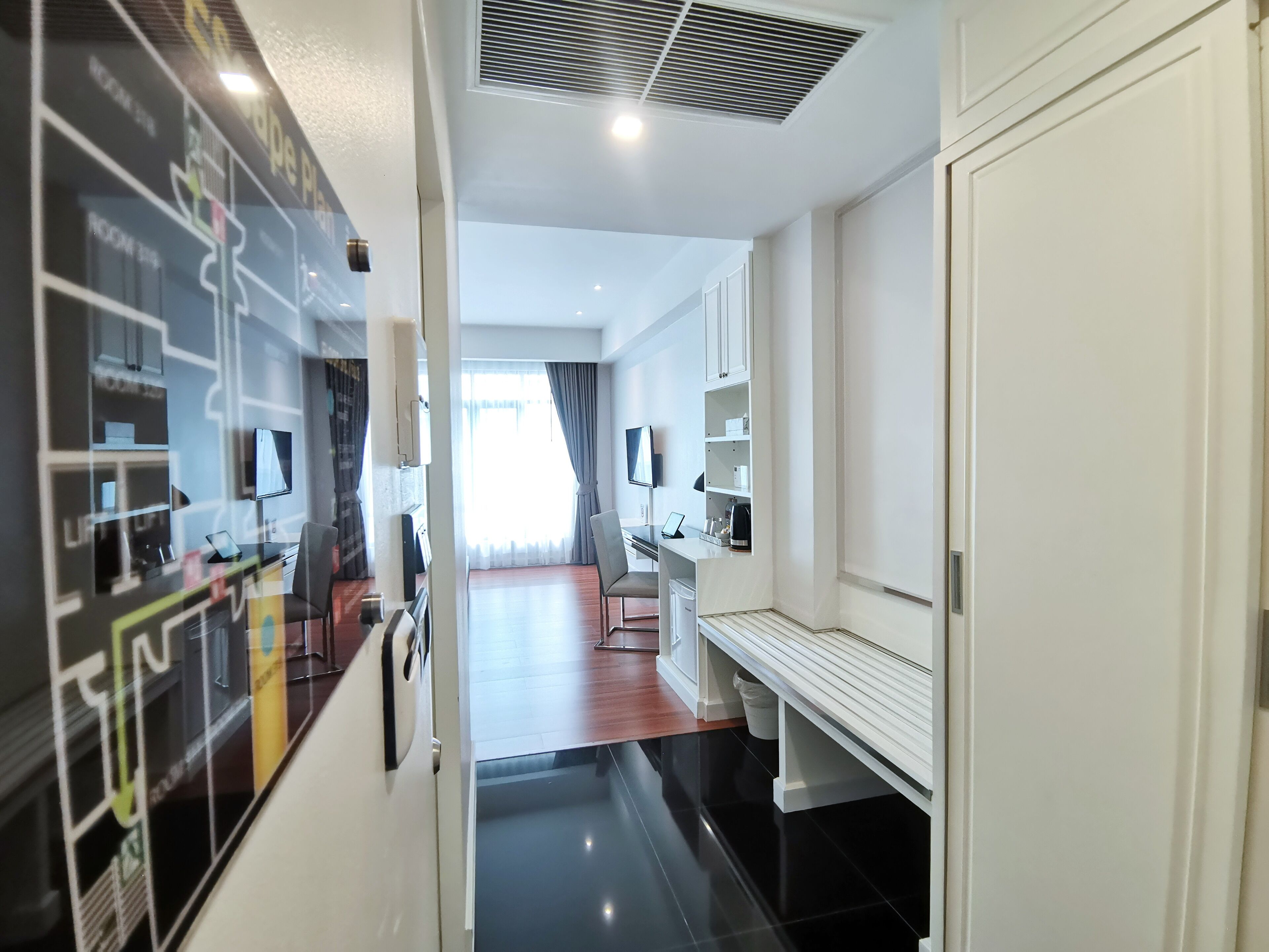 premier room | 1 bedroom, in-room safe, desk, laptop workspace