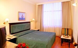 Standard Room | Minibar, in-room safe, free WiFi - Harbour View Residency (Kanayannur)