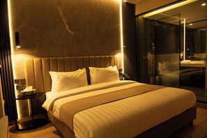 豪華套房 | 高級寢具、羽絨被、Select Comfort 床墊、迷你吧