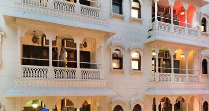 Jyoti Mahal A Royal Heritage Hotel - 5 Mins from New Delhi Railway station & 2Mins From Metro