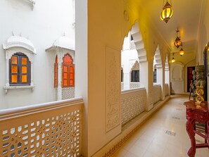 Lobby - Jyoti Mahal A Royal Heritage Hotel - 5 Mins from New Delhi Railway station & 2Mins From Metro (New Delhi)