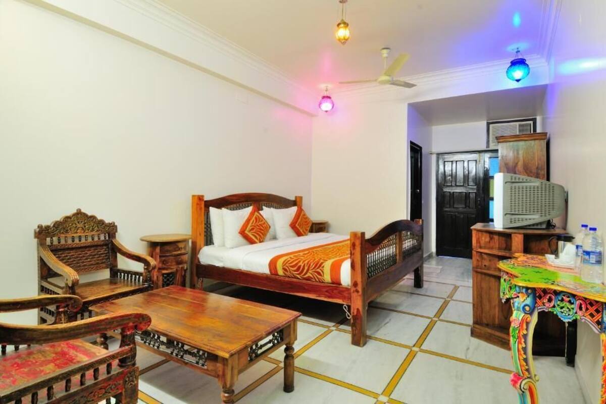 1 bedroom, premium bedding, minibar, in-room safe