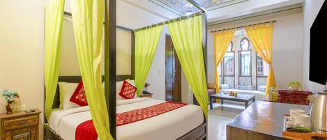 Royal Suite | 1 bedroom, premium bedding, minibar, in-room safe