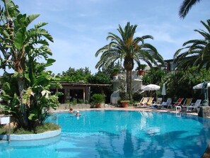 4 outdoor pools, pool umbrellas, sun loungers - Semiramis Hotel De Charme (Forio)