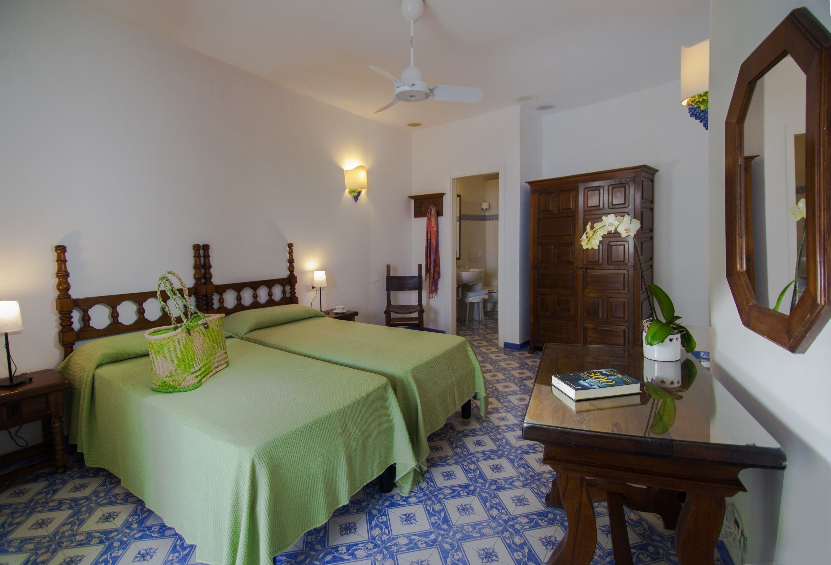 standard double room, courtyard view | minibar, in-room safe, individually furnished, desk