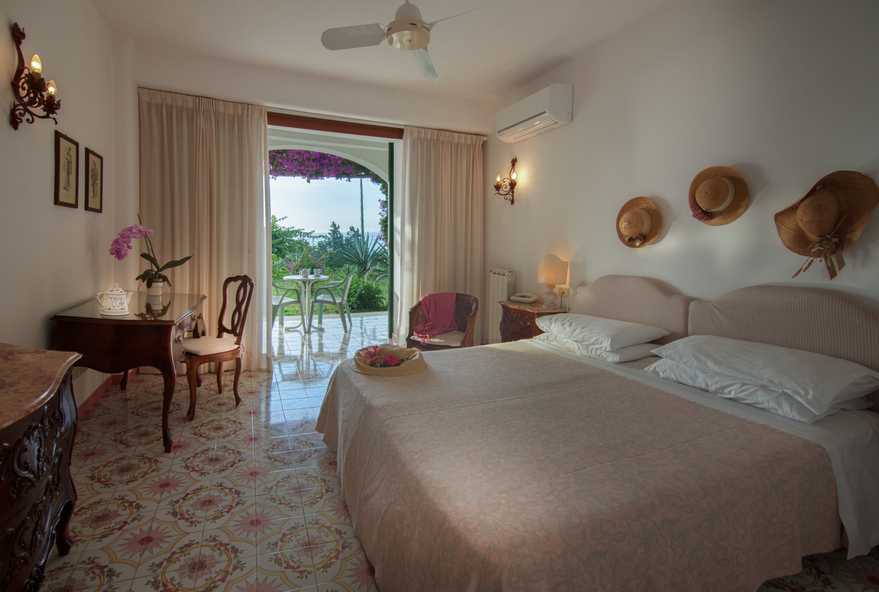 double room, sea view | minibar, in-room safe, individually furnished, desk