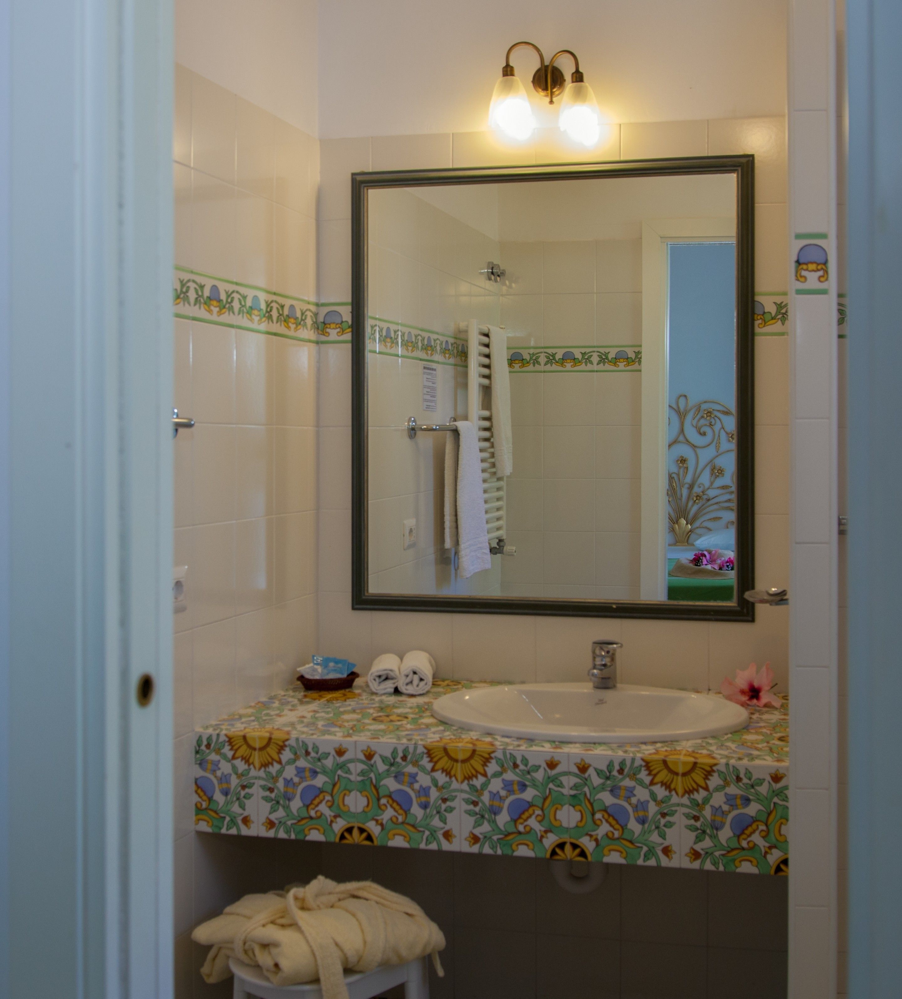 shower, free toiletries, hair dryer, bidet