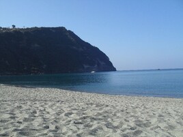 Una playa cerca