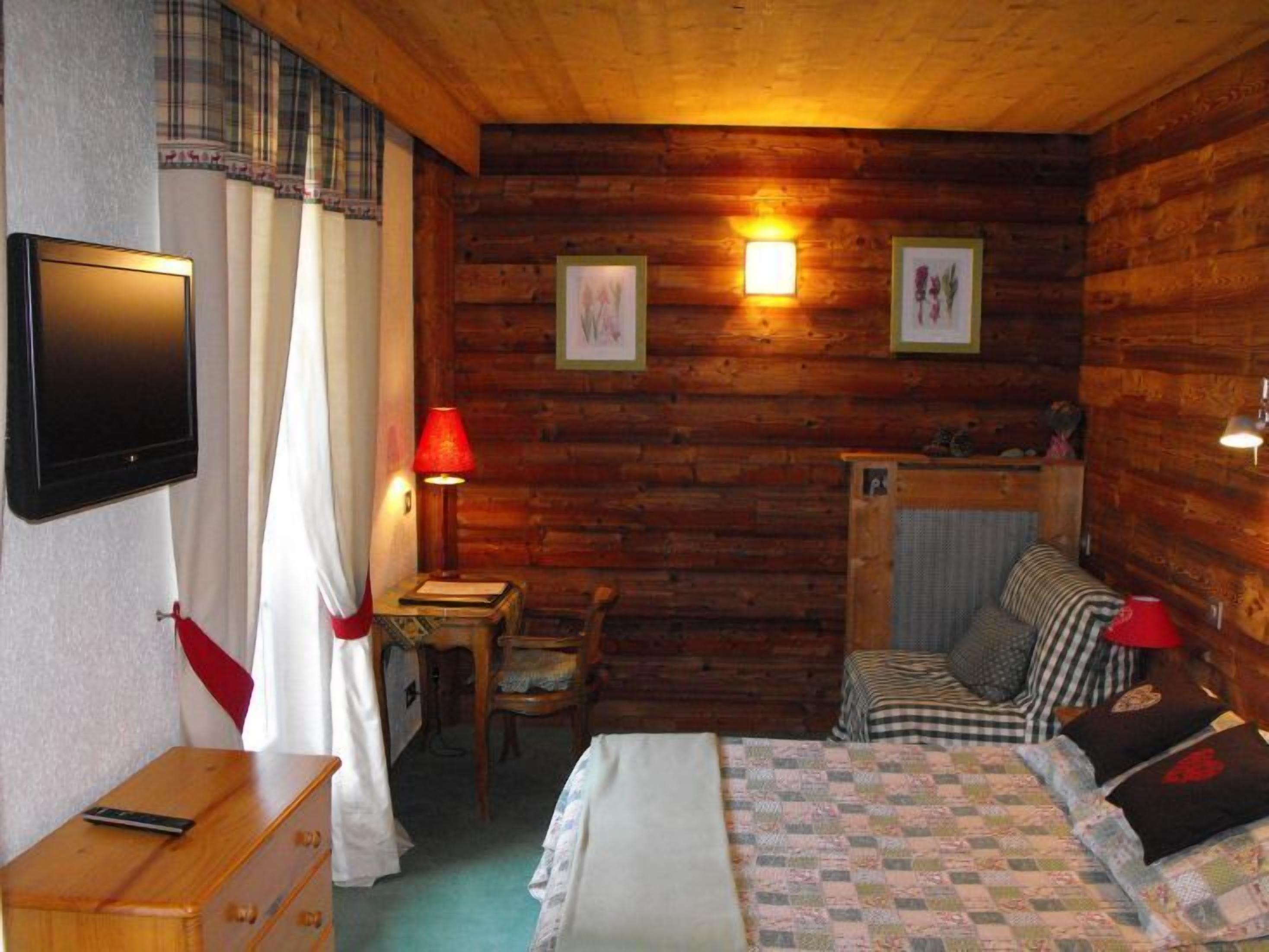 1 bedroom, premium bedding, individually decorated