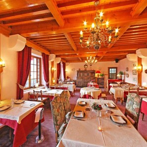Breakfast, lunch, dinner served; French cuisine, pool views