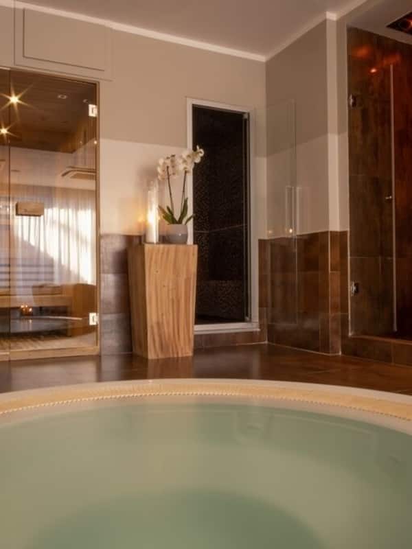 Couples treatment rooms, Turkish bath, body treatments, body wraps