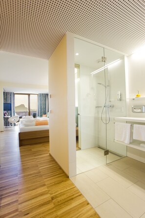 Double Room (Castle View) | Bathroom shower