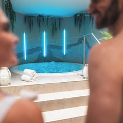 Sauna, vasca idromassaggio, bagno turco, trattamenti per il corpo