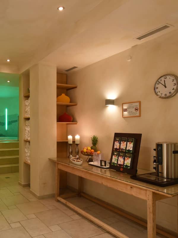 Sauna, vasca idromassaggio, bagno turco, trattamenti per il corpo