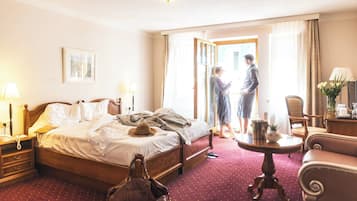 Deluxe-Doppelzimmer, Stadtblick | Allergikerbettwaren, Select-Comfort-Betten, Zimmersafe, Schreibtisch