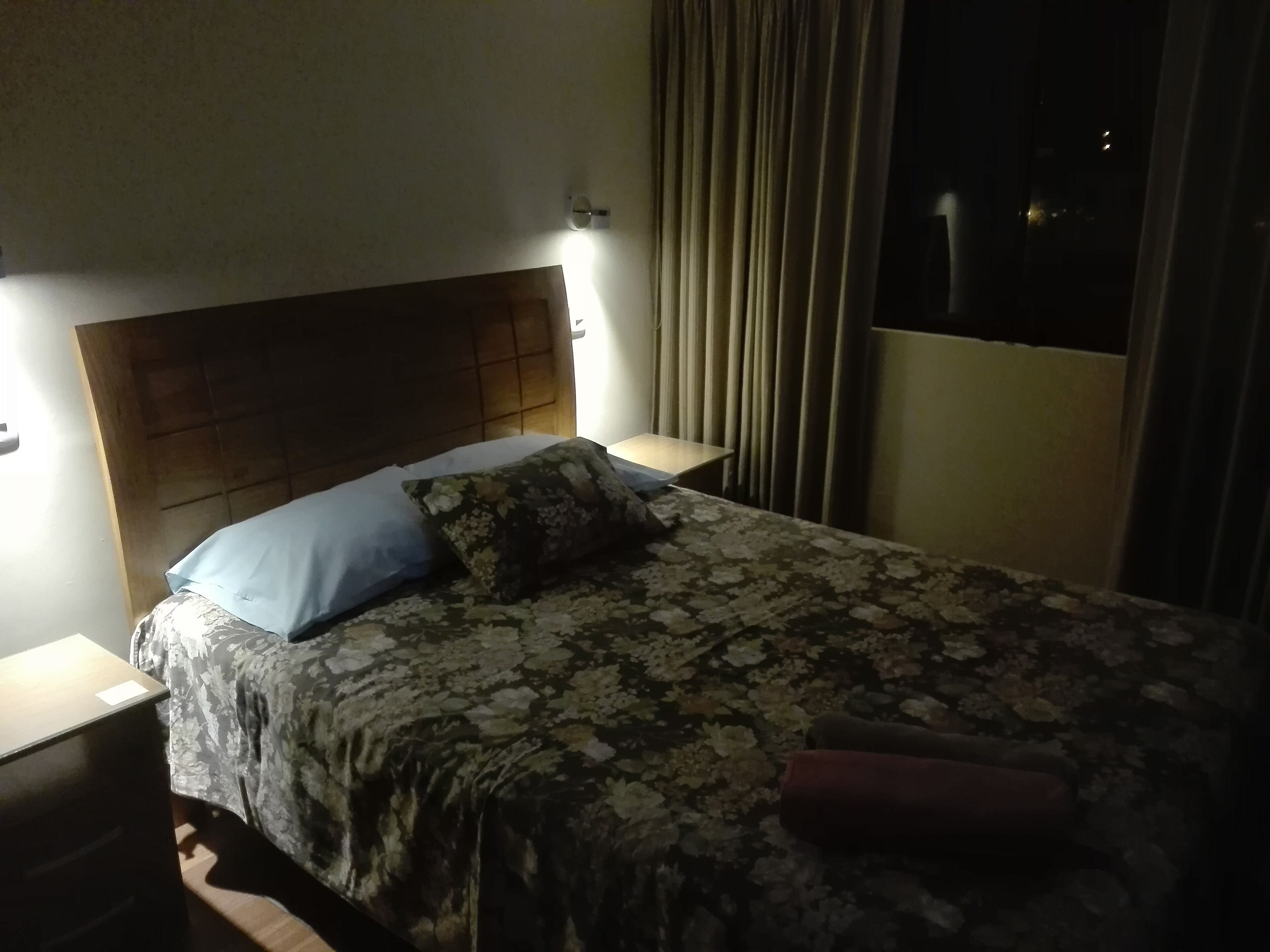 双人房 | 办公桌、笔记本电脑工作区、熨斗/熨板、免费 WiFi