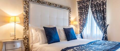 Superior-Apartment, Kanalblick | Zimmersafe, schallisolierte Zimmer, kostenloses WLAN, Bettwäsche