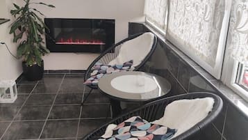 Double or Twin Room, External Private Bathroom, Private Balcony, Courtyard View (Shared Apartment) | Terrace/patio