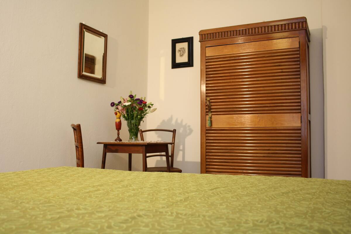 Select Comfort beds, soundproofing, free WiFi