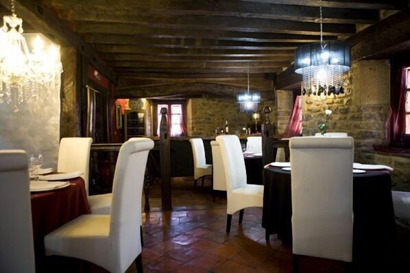 Lunch and dinner served - Hotel Palacio de Elorriaga (Vitoria-Gasteiz)