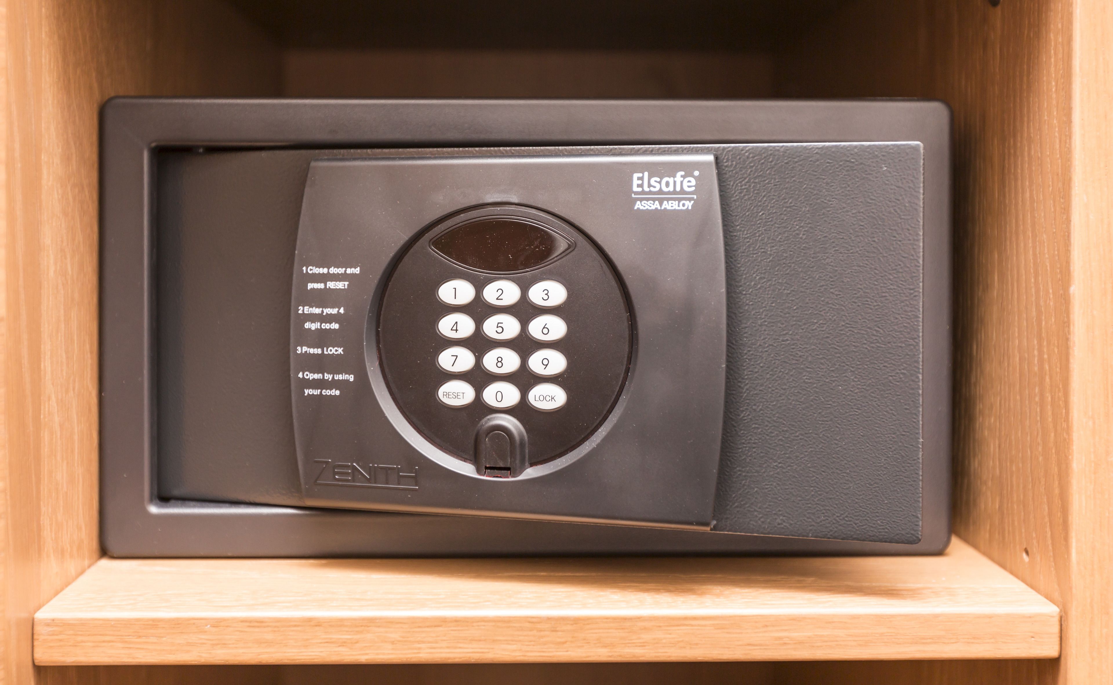 hypo-allergenic bedding, in-room safe, desk, soundproofing