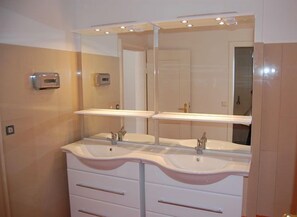 Bathroom - Hotel Mohren Post Wangen (Wangen im Allgaeu)