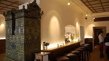 Bar lounge