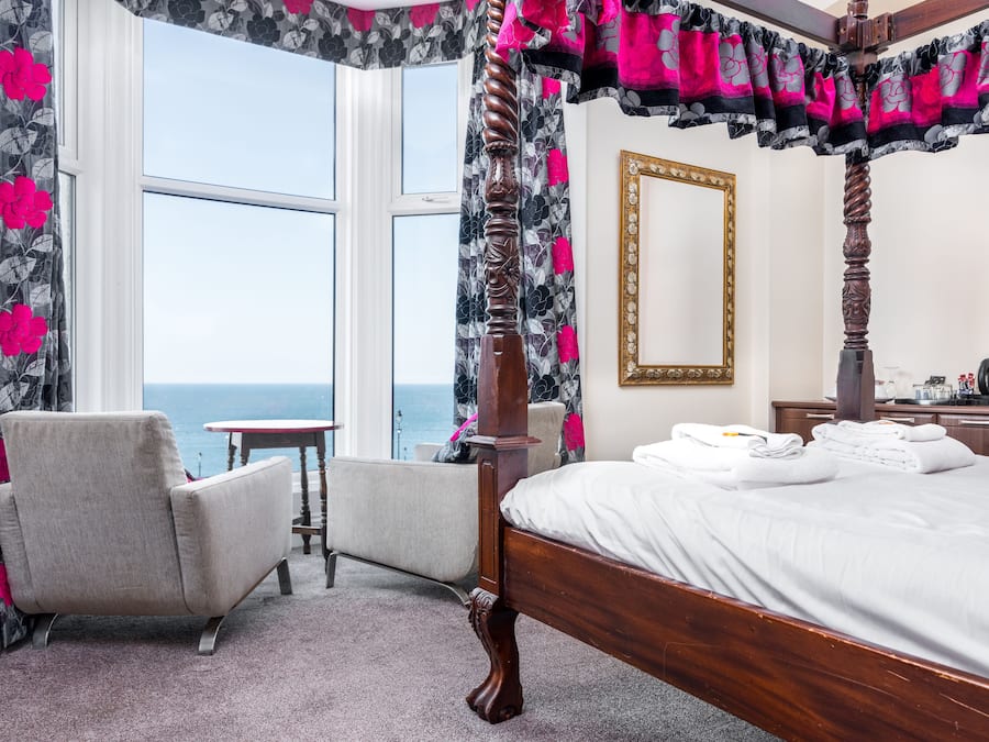 Superior Double Room, Ensuite, Sea View (4 Poster-BayWindow-Room 2)