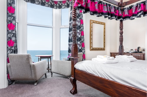 The Riviera Guest House