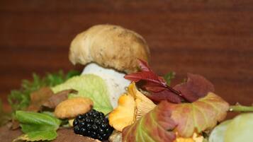 Daily buffet breakfast (EUR 9.5 per person)