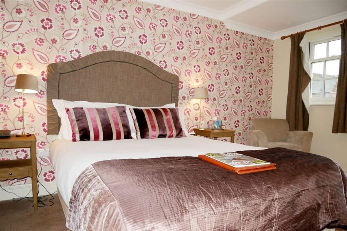 Traditionele tweepersoonskamer, en-suite badkamer | 1 slaapkamer