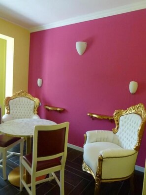 32-inch Smart TV with satellite channels, TV - Boutique Hotel Bel Sito (Bardolino)