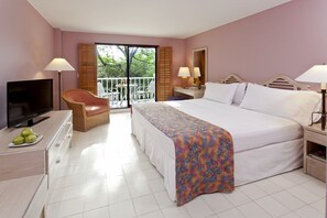 迷你吧、客房内保险箱、办公桌、遮光窗帘