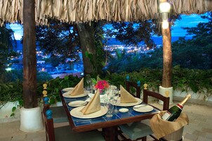 Café da manhã feito na hora todos os dias mediante uma taxa