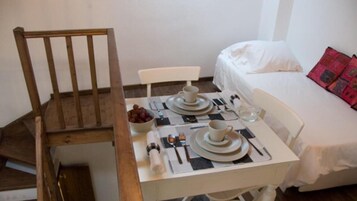 Frette Italian sheets, in-room safe, soundproofing