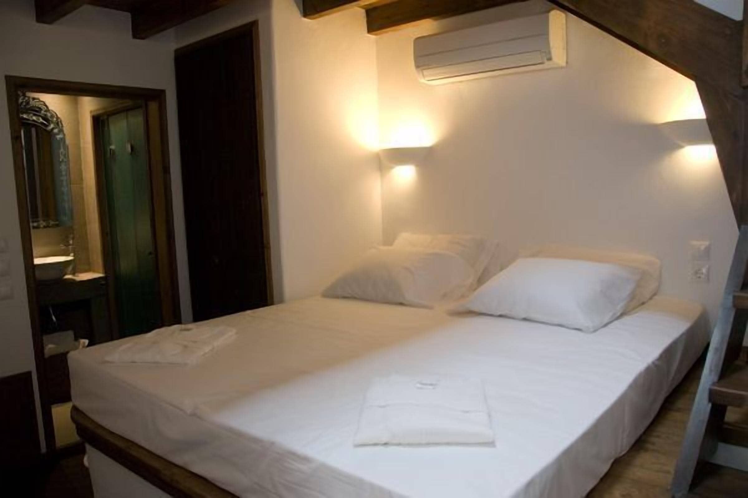 economy studio | frette italian sheets, in-room safe, soundproofing