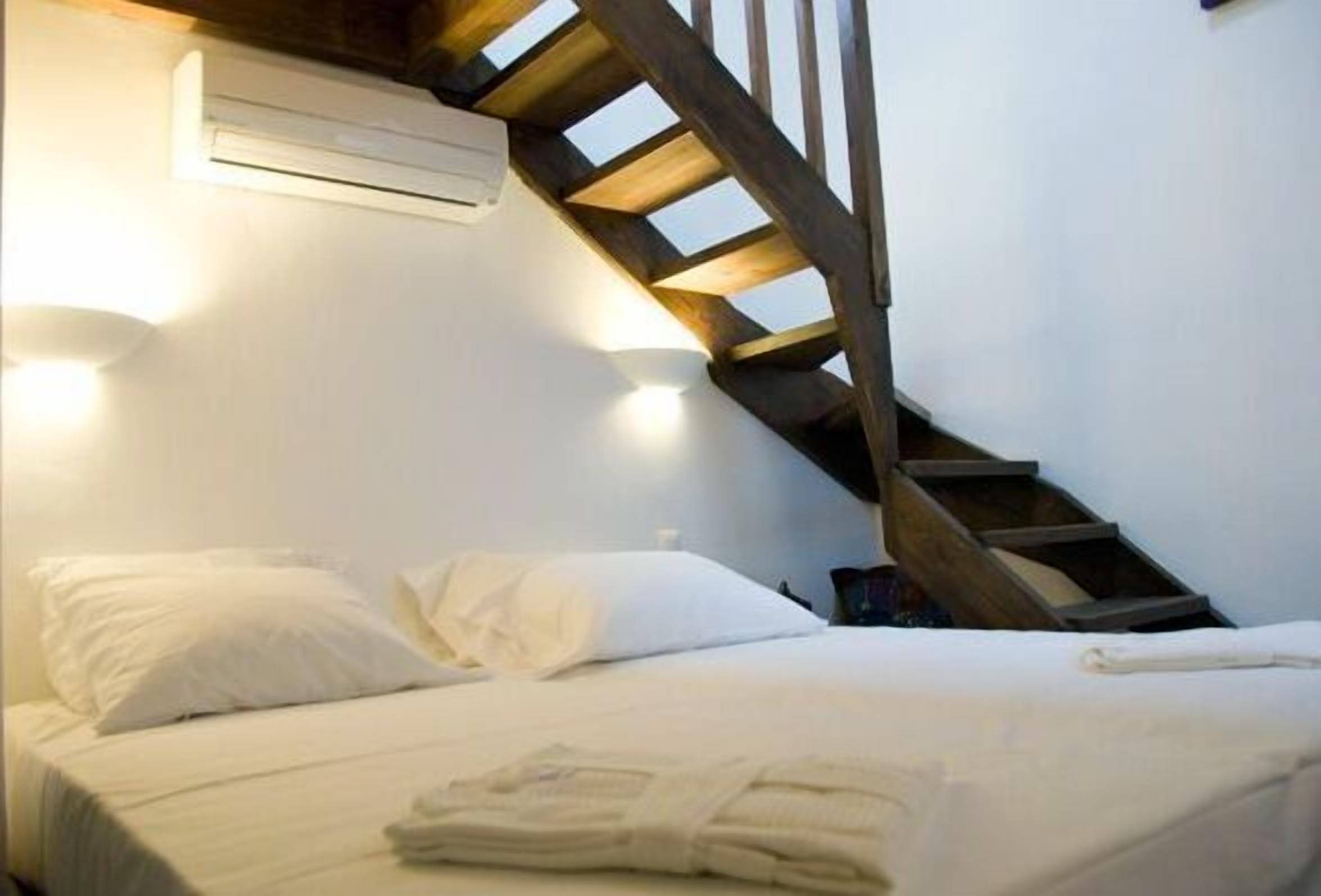 studio | frette italian sheets, in-room safe, soundproofing