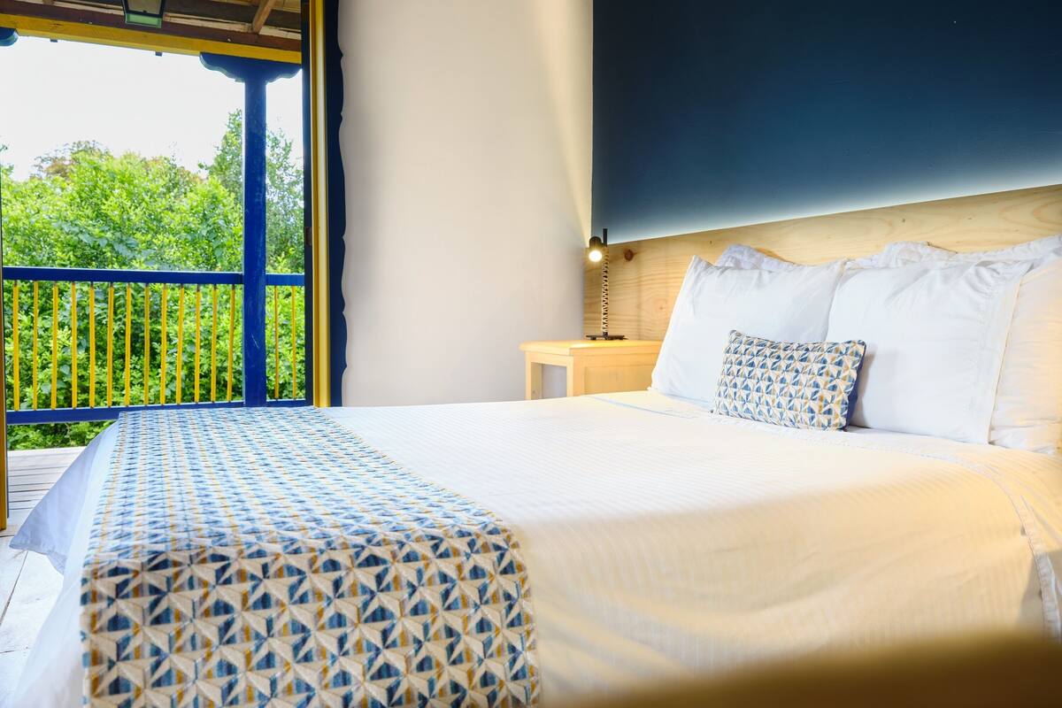 1 bedroom, down duvets, in-room safe, free wifi