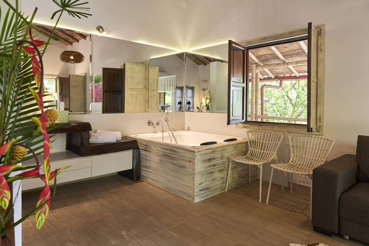 free toiletries, towels, soap, shampoo